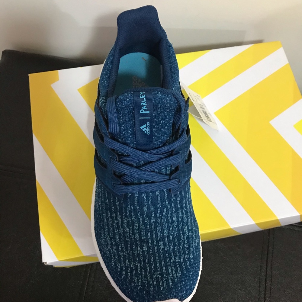 ADIDAS Brand new Ultraboost Parley 9.5 size